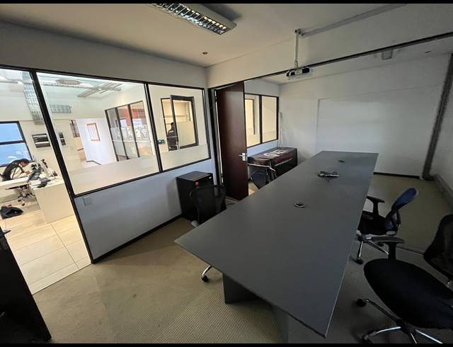 365M² OFFICE TO LET IN NDABENI